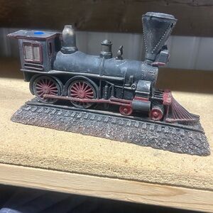 Vintage Style Decorative Steam Locomotive Figurine - Black & Red